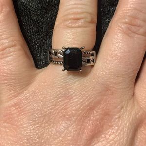 Silver black stone ring